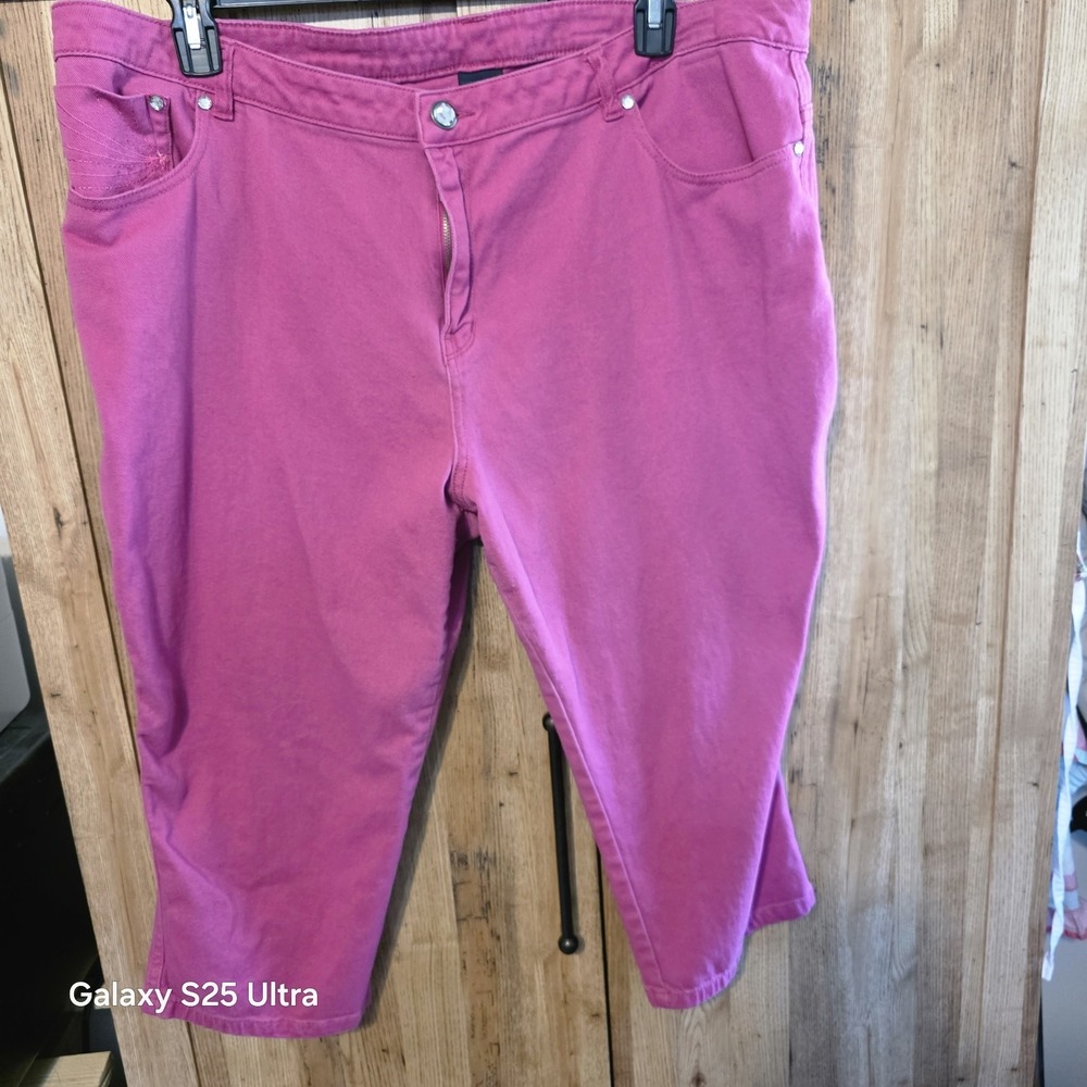 Faded Glory fushia red/dark pink embellished capri pants 26W bling Y2K? - Picture 2 of 12